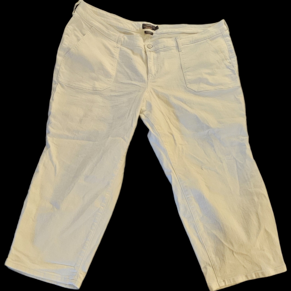 Torrid White Crop Jeans